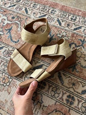 Sofft Verdi II Strappy Sandals Womens Size 9M Leather Wedge Heel Slingback